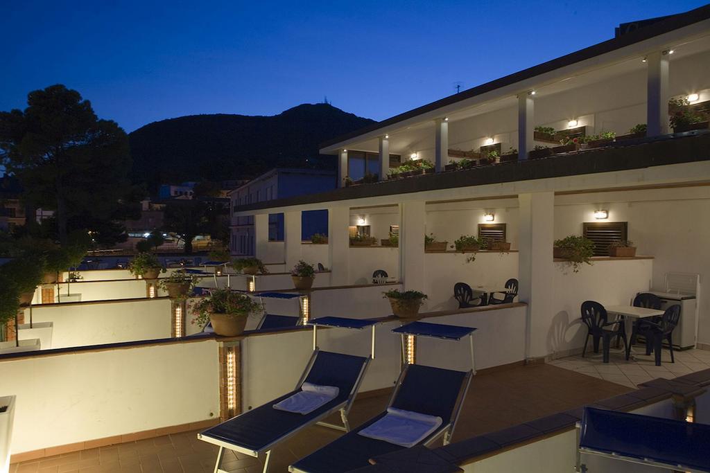 Hotel Ristorante Cavaliere Скарио Экстерьер фото